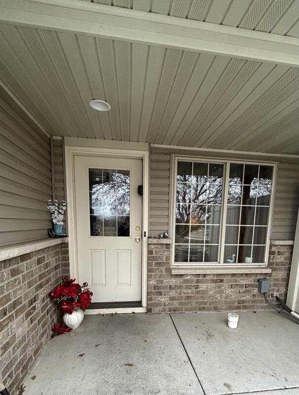 Building Photo - 860 Independence Dr