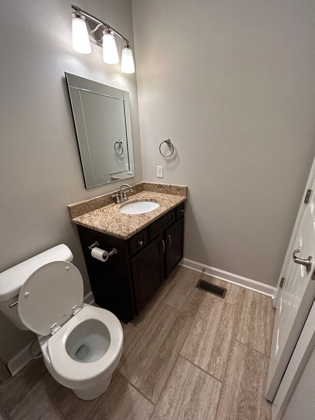 Building Photo - 3 bed 2.5 bath in Germantown