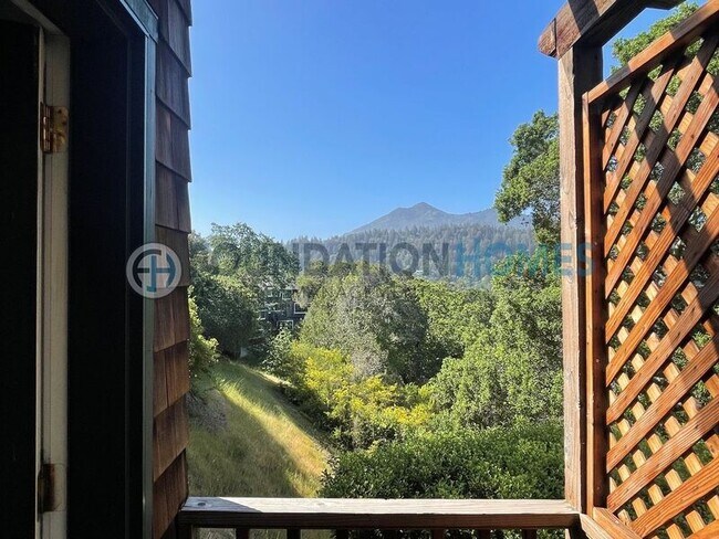 Building Photo - 45A Laurel Grove Ave