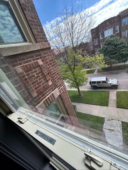 Building Photo - 7730 S Cornell Ave