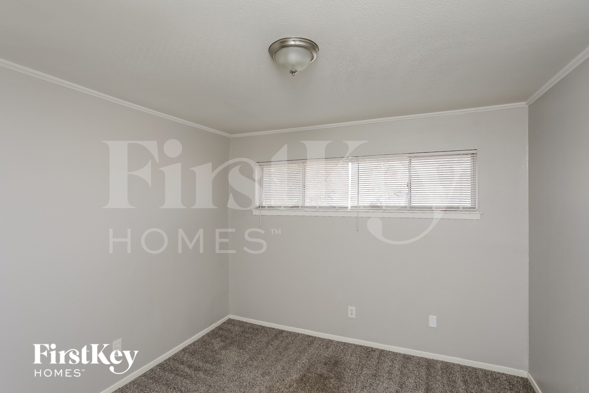 Building Photo - 417 Lakeside Dr