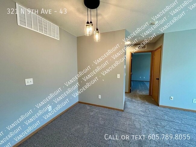 Building Photo - 321 9th Ave