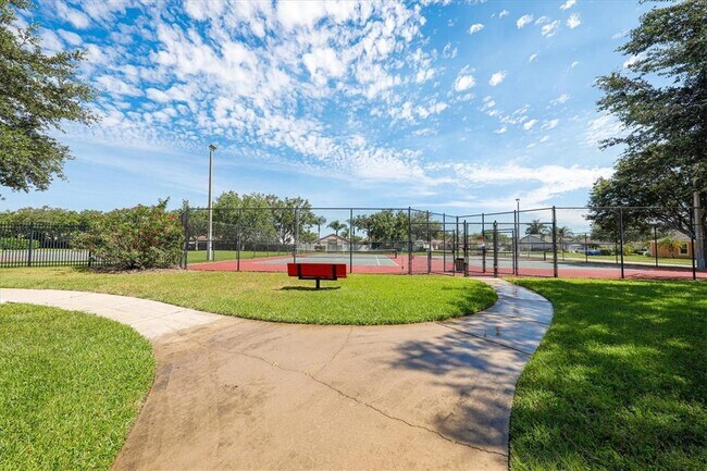 Building Photo - 4617 Egmont Dr