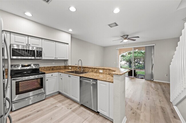 Building Photo - 2827 SW 83rd Terrace