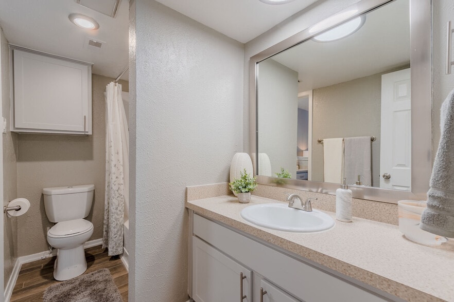 Building Photo - Pinehurst Place Apartments