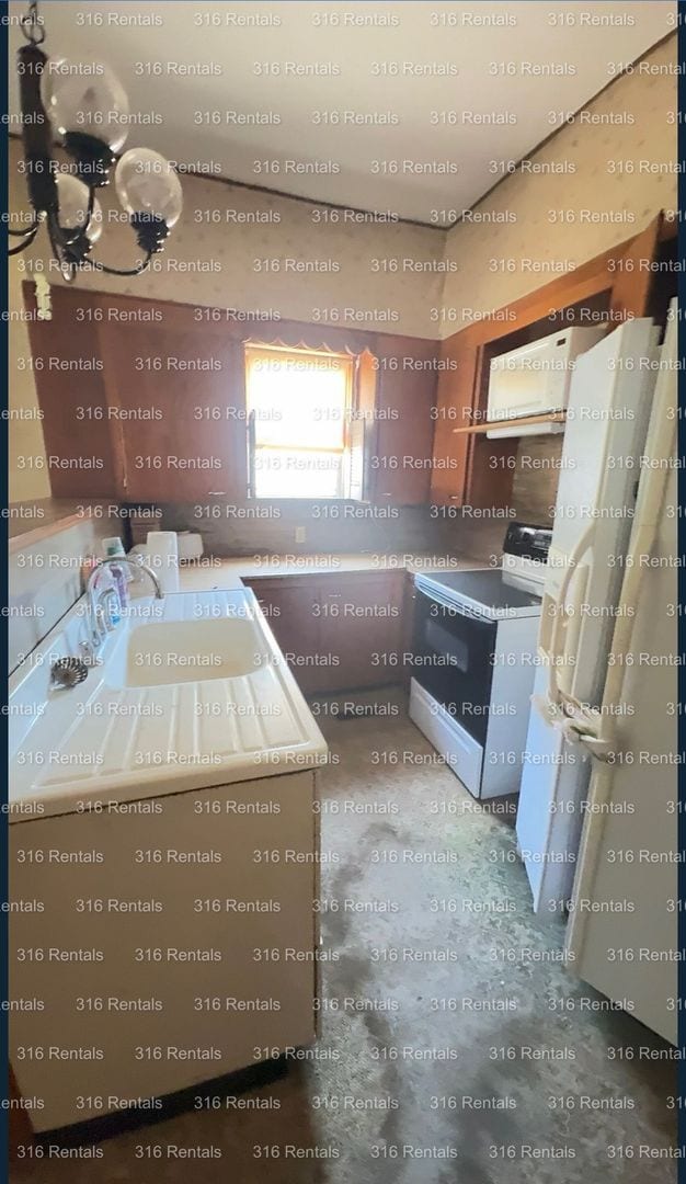 Building Photo - $1200 - 4 bed 2 bath - Single Family Home