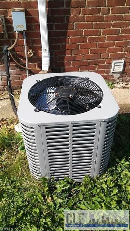 Building Photo - 3853 W 116th St