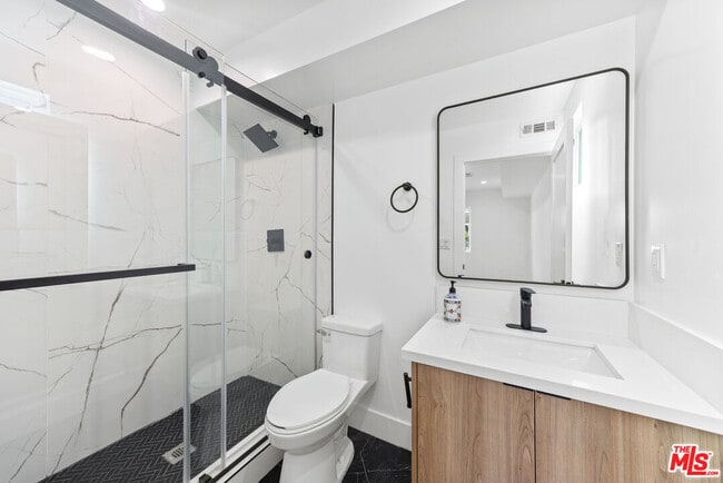 Building Photo - 3209 W 18th St