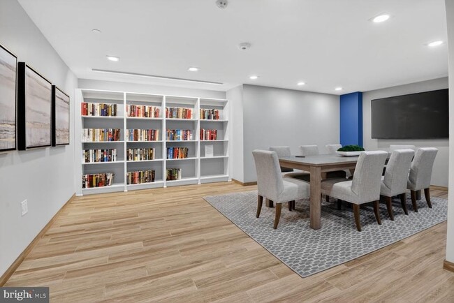 Building Photo - 1808 Old Meadow Rd