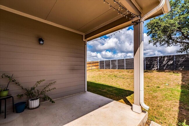 Building Photo - 125 Cupreata Ln