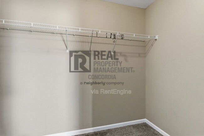 Building Photo - 312 Meadows Rd