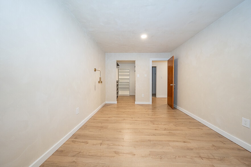 Building Photo - 765 N Ringgold St
