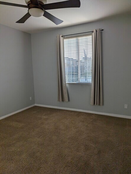 Building Photo - 9380 Dauchy Ave