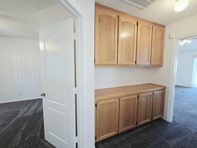 Building Photo - 250 Comstock Ave