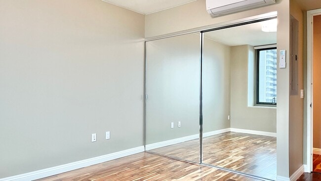 Building Photo - 2 BEDROOM CONDO UNIT IN CONVENIENT DOWNTOW...