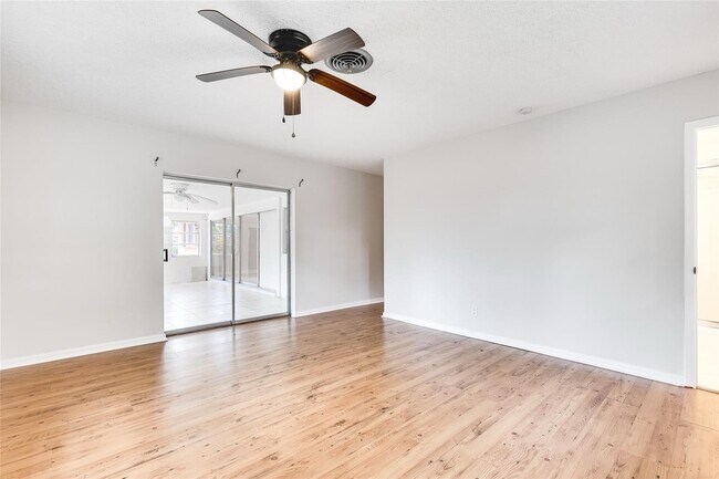 Building Photo - 3460 NE 28th Ave