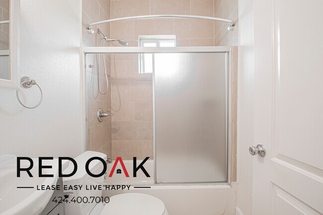 Building Photo - 1847 1/2 W Florence Ave