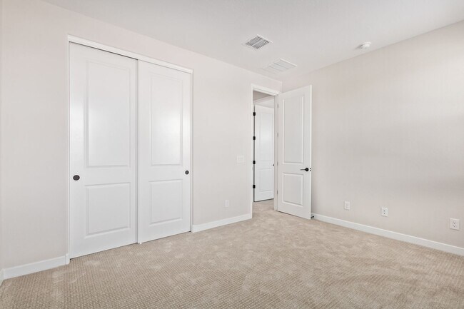 Building Photo - 4 Bedroom - Ready for you to Call It Home!!