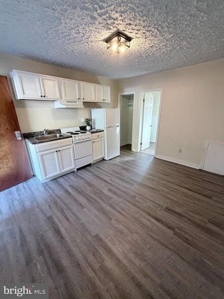 Building Photo - 268 Wilkes St