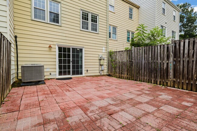 Building Photo - 9913 Longford Ct