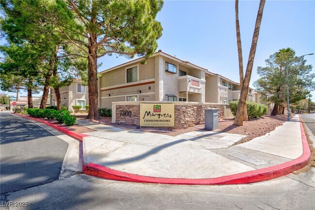 Building Photo - 7300 W Pirates Cove Rd