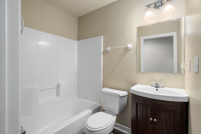 Building Photo - Walk to campus, Walk downtown, Shared Fenced Yard and Courtyard, Flat Rate Utilities!