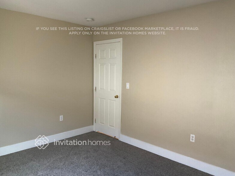 Building Photo - 10928 Salernes St