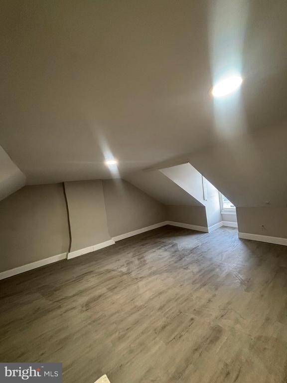 Building Photo - 624 Poplar St