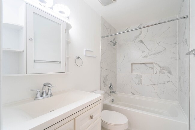 Building Photo - 3 bed 2 bath Chancellor Hills Home
