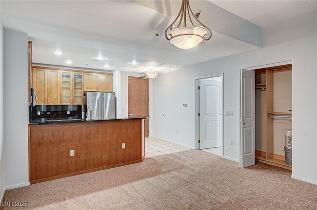 Building Photo - 8255 S Las Vegas Blvd