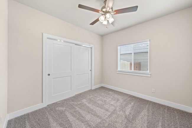 Building Photo - 8110 Bridgepointe Dr