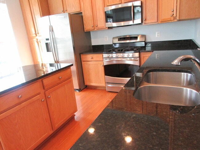 Building Photo - 469 Rolkin Rd