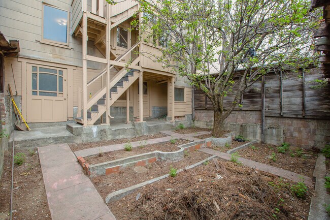 Building Photo - 49 Elgin Park