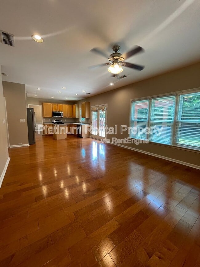 Building Photo - 4916 Durley Ln SE