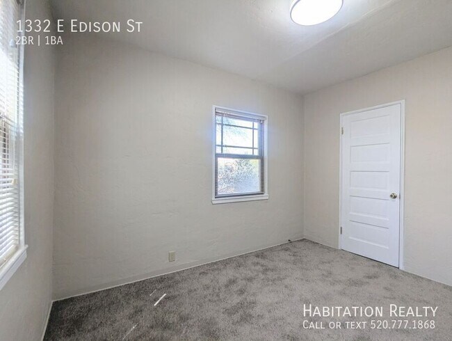Building Photo - 1332 E Edison St