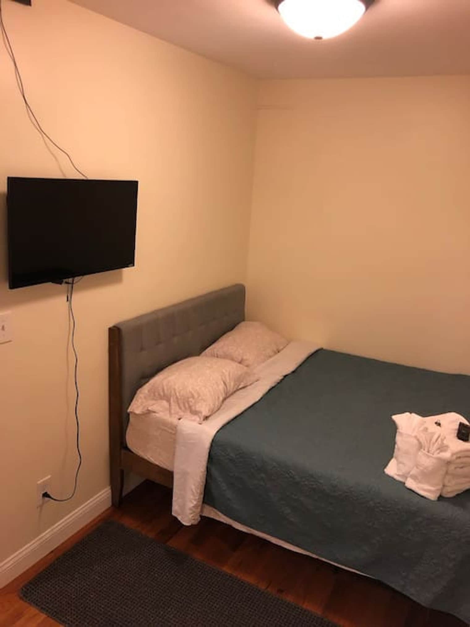 Building Photo - 109 Strathmore Rd