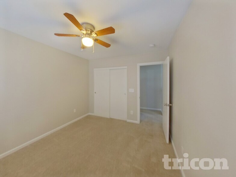 Building Photo - 4598 Hearts Desire Ave