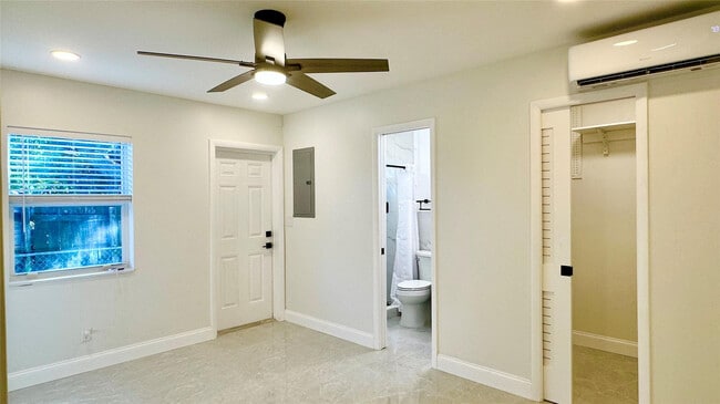 Building Photo - 1145 NE 17th Way