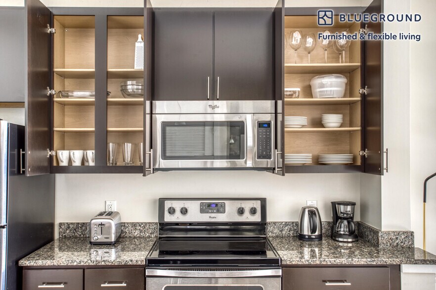 Building Photo - 360 H St NE