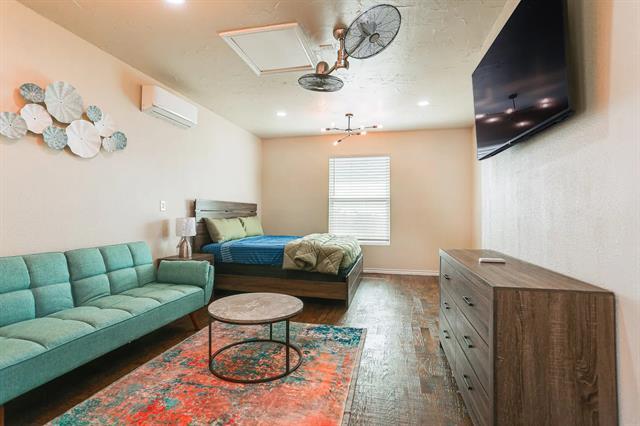 Building Photo - 2045 Weston Rd