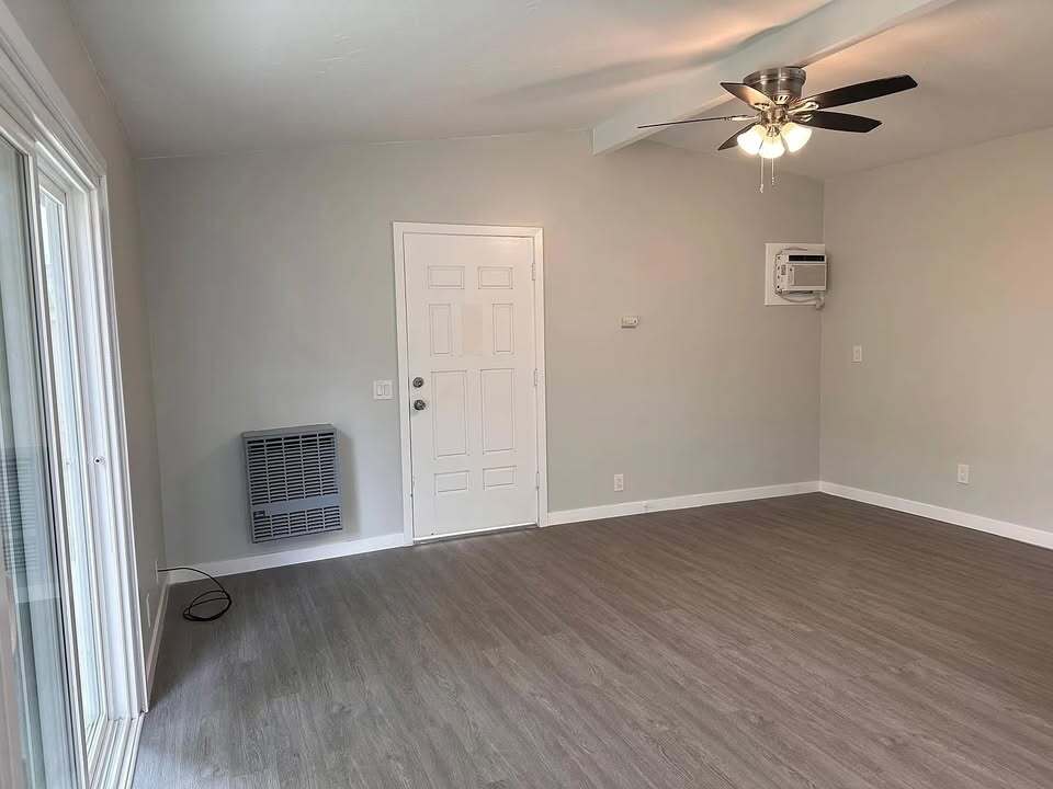 Building Photo - 2203A Alta Vista Dr