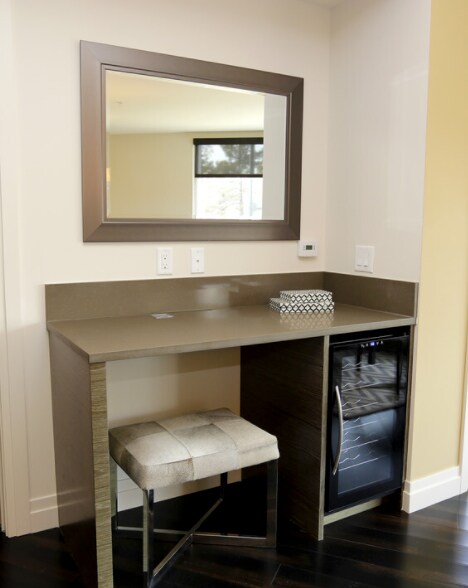 Building Photo - 375 Logan St