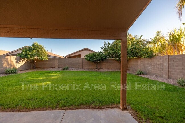 Building Photo - 3095 E Merrill Ave