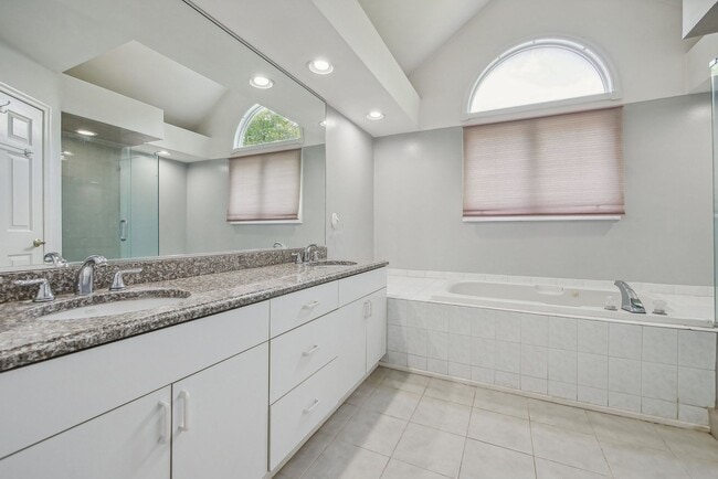 Building Photo - 64 Jesse Ct