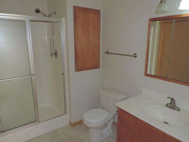 Building Photo - $1,425 | 2 Bedroom, 2 Bathroom Apartment |...