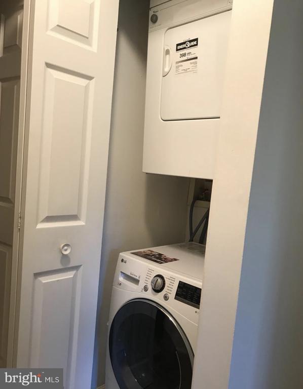 Building Photo - 17023 Bennett Pl