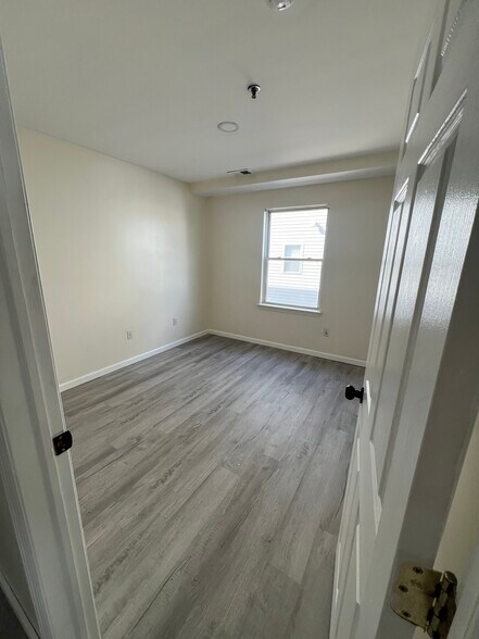 Bedroom #1 - 547 Broadway