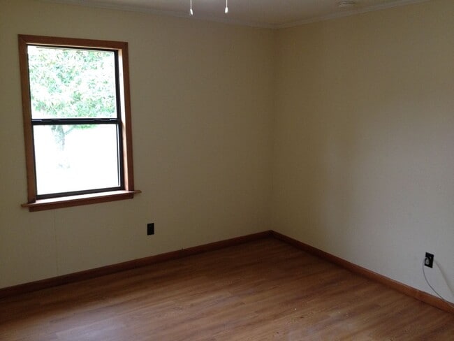 Building Photo - 719 MLK Jr Circle