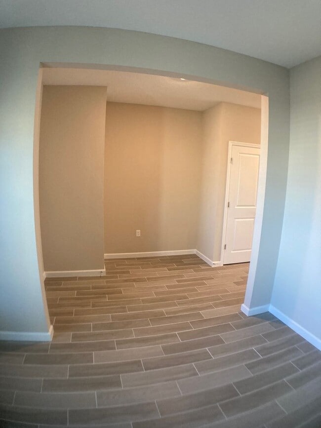 Building Photo - Comfortable 3 Bedroom Home With Great Outd...