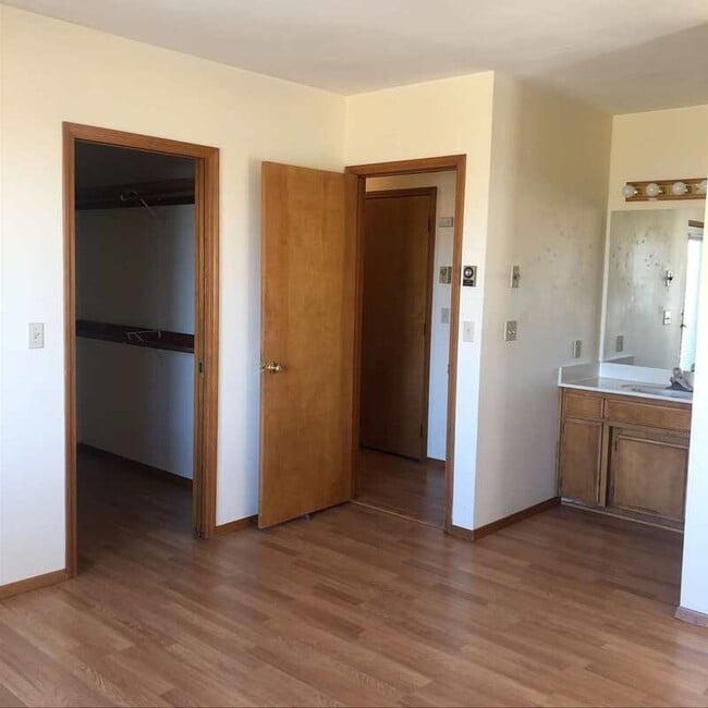 Building Photo - 203 N Wightman St